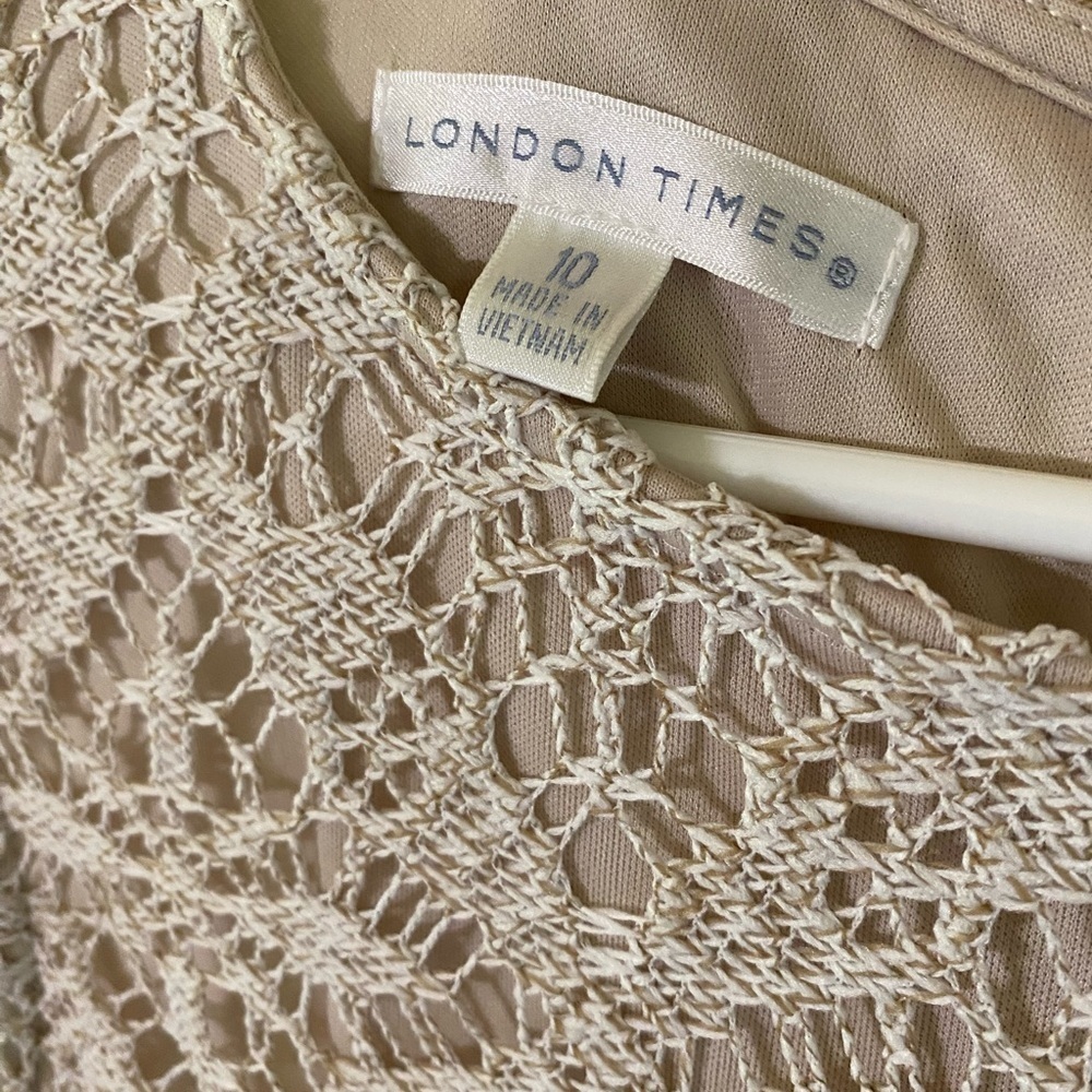 London Times NWT sz 10 classy oatmeal crochet/lined. Back zip/soft material. New - Picture 11 of 15